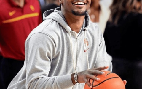 九游会在线 -包含今晚突围战来临，夏洛特黄蜂围绕国王杯再遭质疑，话题不断，年轻球员得到机会的词条